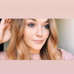 Meet your Posher, Alexis